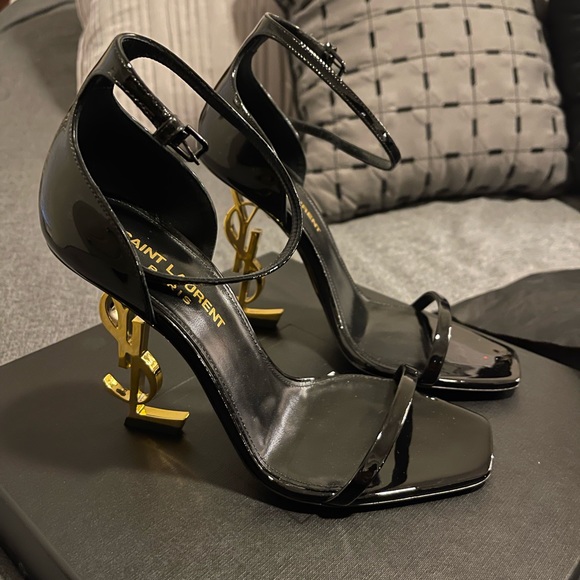SAINT LAURENT OPYUM SANDALS IN PATENT LEATHER